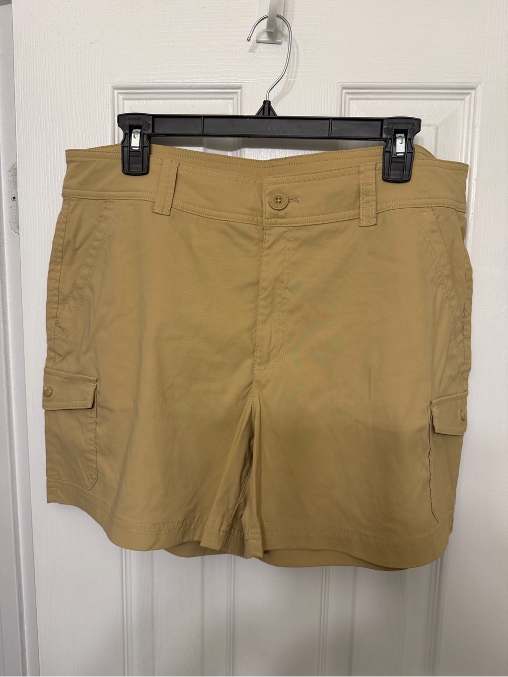 Eddie Bauer Men's Tan Cargo Shorts